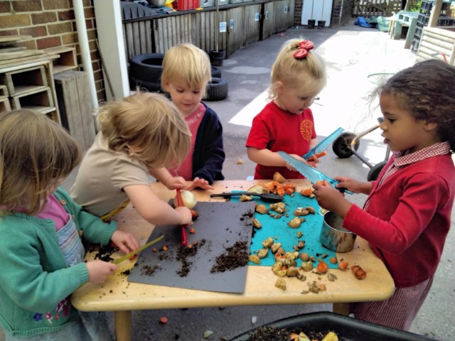 Acorns Room Activitites – Chopping Vegetables, Teddy Bear’s Picnic and Ice!